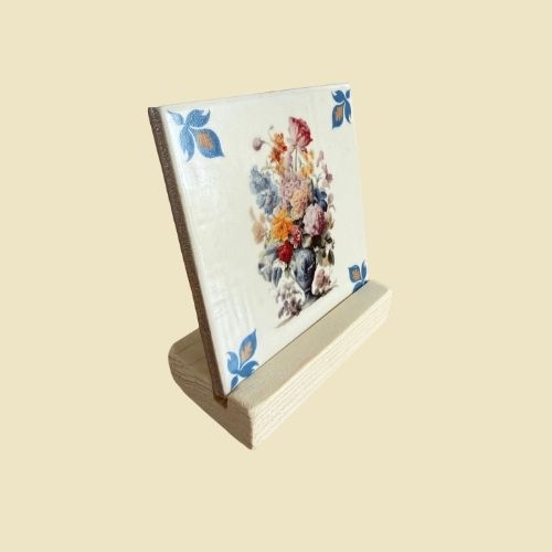 leuk tegeltje met vaas met bloemen vintage-studio tegel